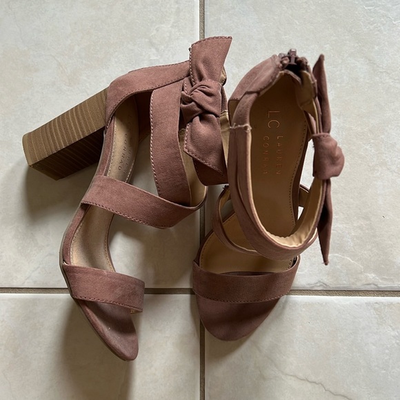 LC Lauren Conrad Shoes - Pink heel sandals size 7 with bow